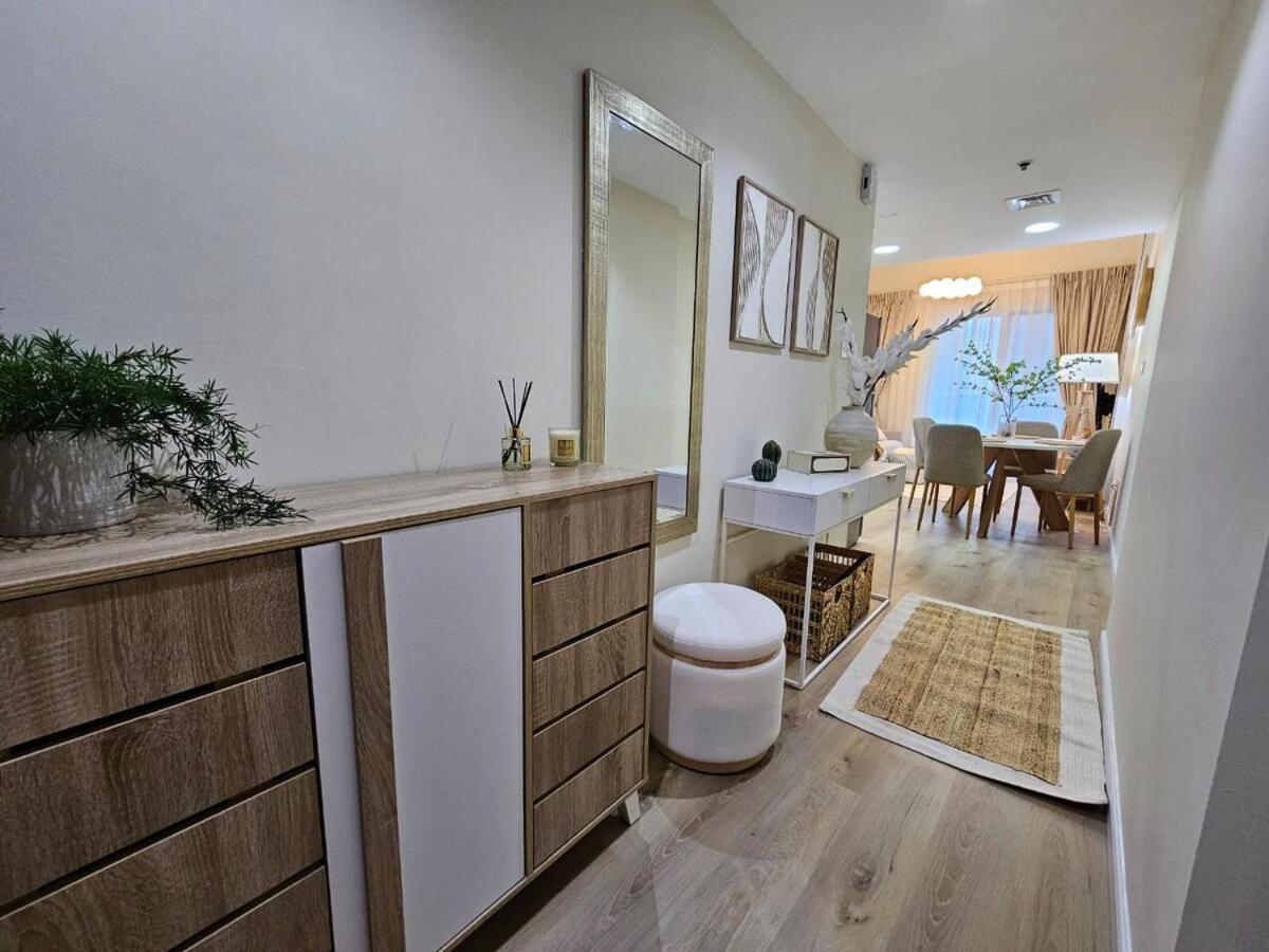 Luxury 1br By Marina Walk!