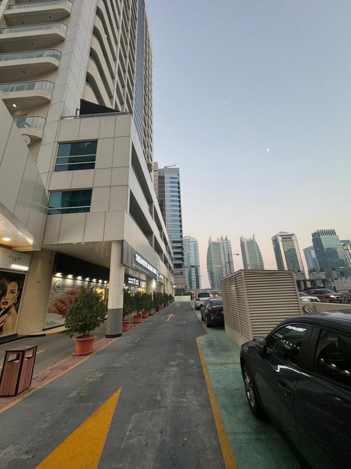 Luxury 1br By Marina Walk! Dubai